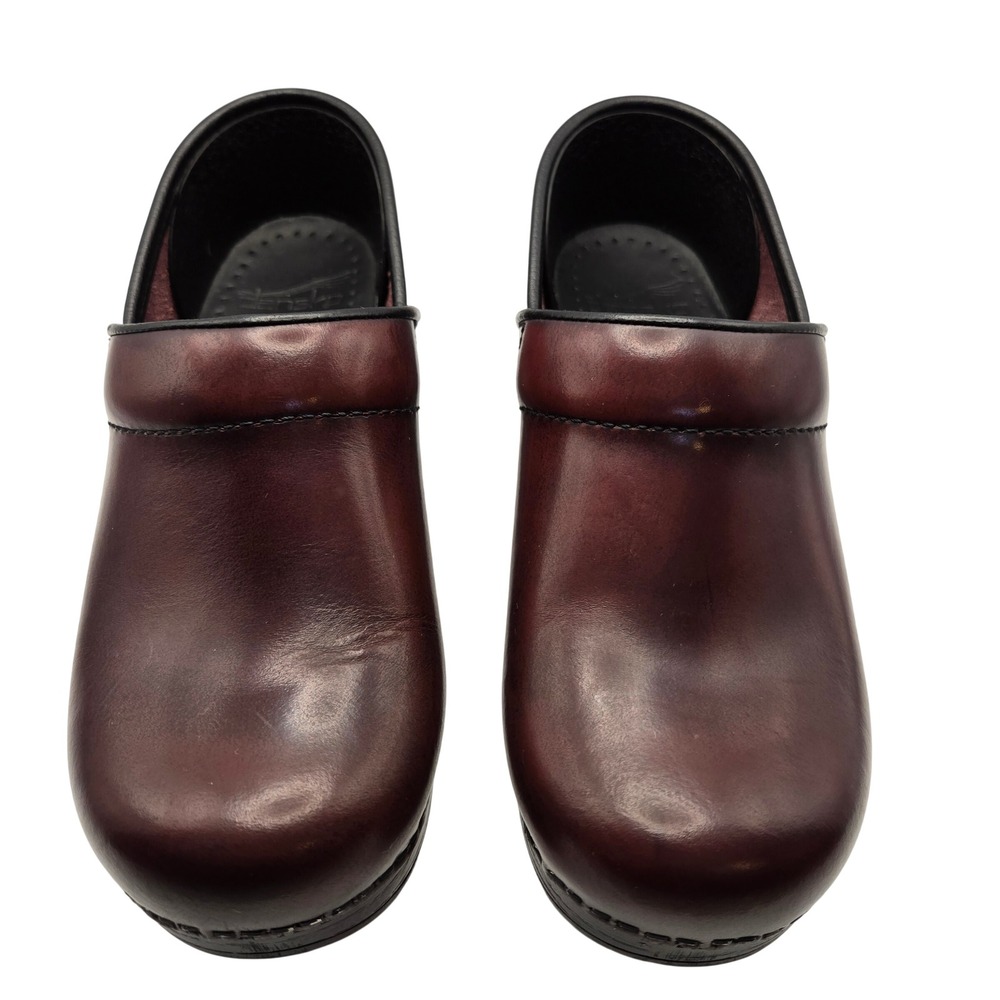 Dansko Professional Clogs Womens 35 Burgundy Cordovan Leather Slip On Shoes